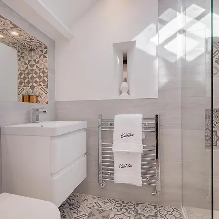 Rose Walls - Luxurious Holiday With Hot Tub Keldhead